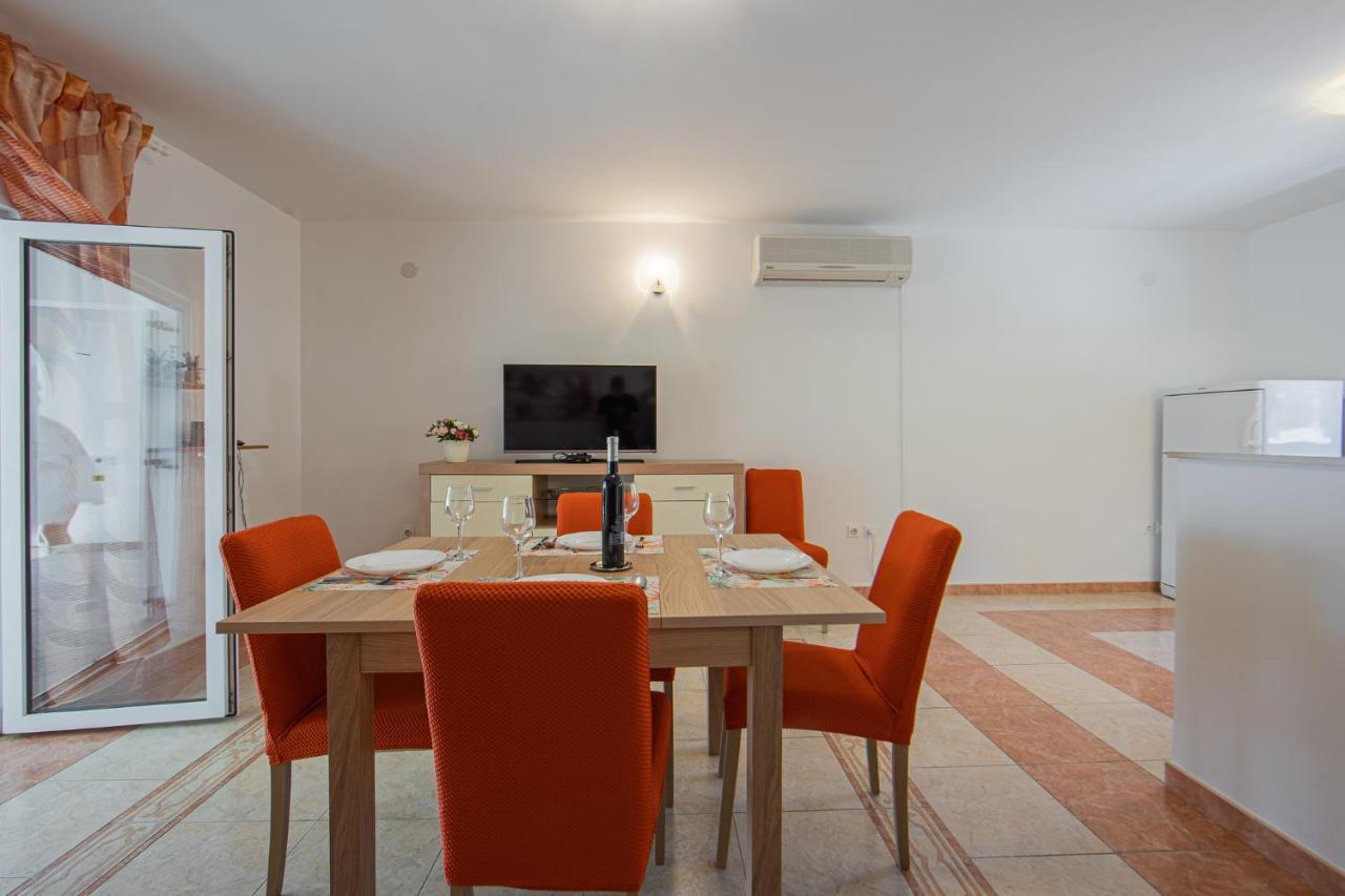 Apartmani Mares Ražanj エクステリア 写真